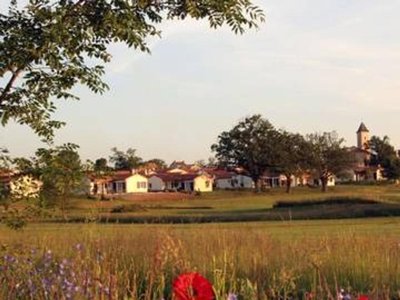 Cliquez pour découvrir toutes les photos de l'ÉTABLISSEMENT ! village vacances FranceComfort Bourg Est - Vilgilière photo 4