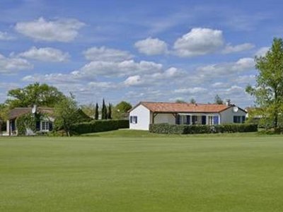 Cliquez pour découvrir toutes les photos de l'ÉTABLISSEMENT ! village vacances FranceComfort Bourg Est - Vilgilière photo 5