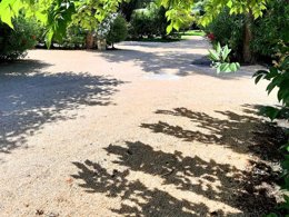 Camping Pas Cher vous présente avec son site Officiel campingpascher.fr, le Camping Verbela Village classé 4 étoiles, situé sur la commune de Noves dans le département Bouches-du-rhône (Provence Alpes Côte D'azur) en France. Le camping Verbela Village vous propose un hébergement de type chalet de 35 m² pour 2 personnes avec climatisation (télévision). L'établissement vous propose 12 autres types d'hébergements. Découvrez tous nos séjours à petits prix dans la commune et aux alentours de Noves du département : Bouches-du-rhône (Provence Alpes Côte D'azur). Les Avis clients pour le Camping Verbela Village sont excellents avec une note moyenne de 8 sur 10. Piscine extérieure, Animations familiales, Aire de jeux enfants, Cyclisme, Golf, Ping-pong, Pétanque, Randonnée, Salle de fitness, Salle de jeux vidéo, Bar, Dépôt de pain, Snack/Bar, Épicerie,... En savoir plus : cliquez-ICI.