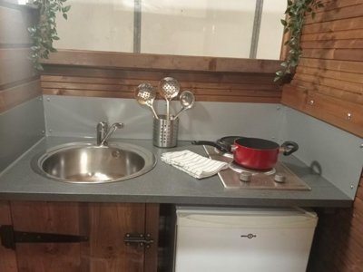 Cliquez pour découvrir toutes les photos de l'HÉBERGEMENT ! tente en toile et bois - Dei Fiori photo 8