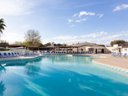 Camping Pas Cher vous présente avec son site Officiel campingpascher.fr, la Résidence SOWELL RESIDENCES Les Lauriers Roses classé 3 étoiles, située sur la commune de Le Cap D'agde dans le département Hérault (Languedoc Roussillon) en France. La résidence SOWELL RESIDENCES Les Lauriers Roses vous propose un hébergement de type appartement de 40 m² pour 5 personnes avec climatisation (télévision). L'établissement vous propose 6 autres types d'hébergements. Découvrez tous nos séjours à petits prix dans la commune et aux alentours de Le Cap D'agde du département : Hérault (Languedoc Roussillon). Mer, Piscine chauffée, Piscine extérieure, Court de tennis, Ping-pong, Piscine, Pétanque, Sports nautiques, Terrain de volley-ball, Bar, Boulangerie, Station-service, Épicerie,... En savoir plus : cliquez-ICI.