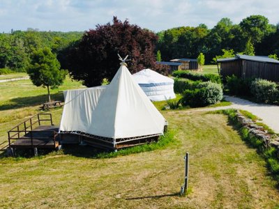 Cliquez pour découvrir toutes les photos de l'ÉTABLISSEMENT ! camping La Buissonnière Lodges photo 2