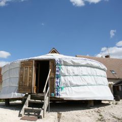 Camping Pas Cher vous présente avec son site Officiel campingpascher.fr, le Établissement Ushuaïa Villages La Buissonnière Lodges, situé sur la commune de Chisseaux dans le département Indre-et-loire (Centre) en France. L'établissement Ushuaïa Villages La Buissonnière Lodges vous propose un hébergement de type hébergement de 28 m². L'établissement vous propose 3 autres types d'hébergements. Découvrez tous nos séjours à petits prix dans la commune et aux alentours de Chisseaux du département : Indre-et-loire (Centre).... En savoir plus : cliquez-ICI.