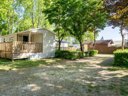 Camping Pas Cher vous présente avec son site Officiel campingpascher.fr, le Camping CampOVillage classé 3 étoiles, situé sur la commune de Vierzon dans le département Cher (Centre Val De Loire) en France. Le camping CampOVillage, vous présente un hébergement de type mobil-home de 30 m² avec climatisation. Le camping CampOVillage vous propose du dimanche 30 août au dimanche 06 septembre 2026 pour 7 nuits à 490€. Cette location propose 96 dates différentes pour réserver votre séjour. Découvrez également les 5 autres gammes d'hébergements du camping. Les Avis clients pour le Camping CampOVillage sont de 7 sur 10. Aire de jeux enfants, Ping-pong, Pétanque, Bar, Dépôt de pain, Snack/Bar, Épicerie,... En savoir plus : cliquez-ICI.