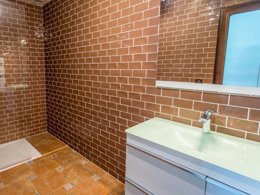 Camping Pas Cher vous présente avec son site Officiel campingpascher.fr, la Résidence Villas Odalys Collection L'Orée De Milady, située sur la commune de Biarritz dans le département Pyrénées-atlantiques (Aquitaine) en France. La résidence Villas Odalys Collection L'Orée De Milady, vous présente un hébergement de type villa de 60 m² et télévision. La résidence Villas Odalys Collection L'Orée De Milady vous propose du sam. 07 mars au sam. 14 mars 2026 pour 7 nuits à 979€. Cette location propose 17 dates différentes pour réserver votre séjour. Découvrez également les 2 autres gammes d'hébergements de la résidence. Piscine extérieure,... En savoir plus : cliquez-ICI.