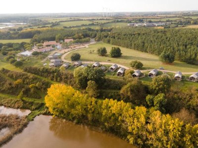 Cliquez pour découvrir toutes les photos de l'ÉTABLISSEMENT ! camping Damona Lodges photo 2