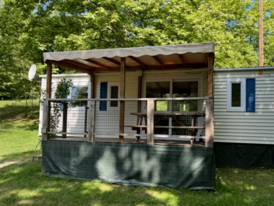 Camping Pas Cher vous présente avec son site Officiel campingpascher.fr, le Camping Xtrem Village classé 3 étoiles, situé sur la commune de Lamontjoie dans le département Lot-et-garonne (Aquitaine) en France. Le camping Xtrem Village vous propose un hébergement de type mobil-home avec climatisation (télévision). L'établissement vous propose 7 autres types d'hébergements. Découvrez tous nos séjours à petits prix dans la commune et aux alentours de Lamontjoie du département : Lot-et-garonne (Aquitaine). Les Avis clients pour le Camping Xtrem Village sont excellents avec une note moyenne de 8 sur 10. Lac, Piscine extérieure, Aire de jeux enfants, Jet-ski, Ping-pong, Pétanque, Sports nautiques, Terrain de basketball, Terrain de football, Terrain de volley-ball, Restaurant, Snack/Bar,... En savoir plus : cliquez-ICI.