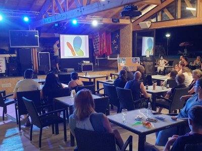 Cliquez pour découvrir toutes les photos de l'ÉTABLISSEMENT ! camping Village Des Bons-Hommes Au Pré Cathare photo 13
