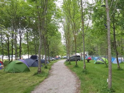 Cliquez pour découvrir toutes les photos de l'ÉTABLISSEMENT ! camping Village Des Bons-Hommes Au Pré Cathare photo 16