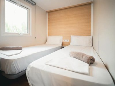 Cliquez pour découvrir toutes les photos de l'HÉBERGEMENT ! bungalow - Holacamp Chilches photo 7