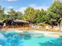 Camping Pas Cher vous présente avec son site Officiel campingpascher.fr, le Camping Vodatent Luna Del Monte, situé sur la commune de Perugia dans le département Pérouse (Ombrie) en Italie. Le camping Vodatent Luna Del Monte, vous présente un hébergement de type tente en toile et bois de 40 m² pour 2 personnes. Le camping Vodatent Luna Del Monte vous propose du mercredi 24 juin au mercredi 01 juillet 2026 avec une PROMO de DERNIÈRE MINUTE, en promotion à -15% pour 7 nuits à 556,32 € au lieu de 654,50 € soit une Économie de 98,18 €. Cette location propose 29 dates différentes pour réserver votre séjour. Découvrez également les 4 autres gammes d'hébergements du camping. Piscine extérieure, Aire de jeux enfants, Ping-pong, Pétanque, Structure gonflable enfants, Bar,... En savoir plus : cliquez-ICI.