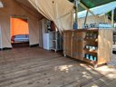Cliquez pour découvrir toutes les photos de l'HÉBERGEMENT ! tente en toile et bois - camping Vodatent Luna Del Monte photo 7