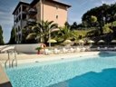 Camping Pas Cher vous présente avec son site Officiel campingpascher.fr, le Village vacances Residence Hôtelière Mer & Golf SokoEder classé 3 étoiles, situé sur la commune de Ciboure dans le département Pyrénées-atlantiques (Aquitaine) en France. Le village vacances Residence Hôtelière Mer & Golf SokoEder, vous présente un hébergement de type studio. Le village vacances Residence Hôtelière Mer & Golf SokoEder vous propose du mercredi 14 octobre au mercredi 21 octobre 2026 pour 7 nuits à 557€. Cette location propose 101 dates différentes pour réserver votre séjour. Découvrez également les 1 autres gammes d'hébergements du village vacances. Mer, Piscine extérieure, Aire de jeux enfants, Golf, Ping-pong, Surf, Supermarché,... En savoir plus : cliquez-ICI.