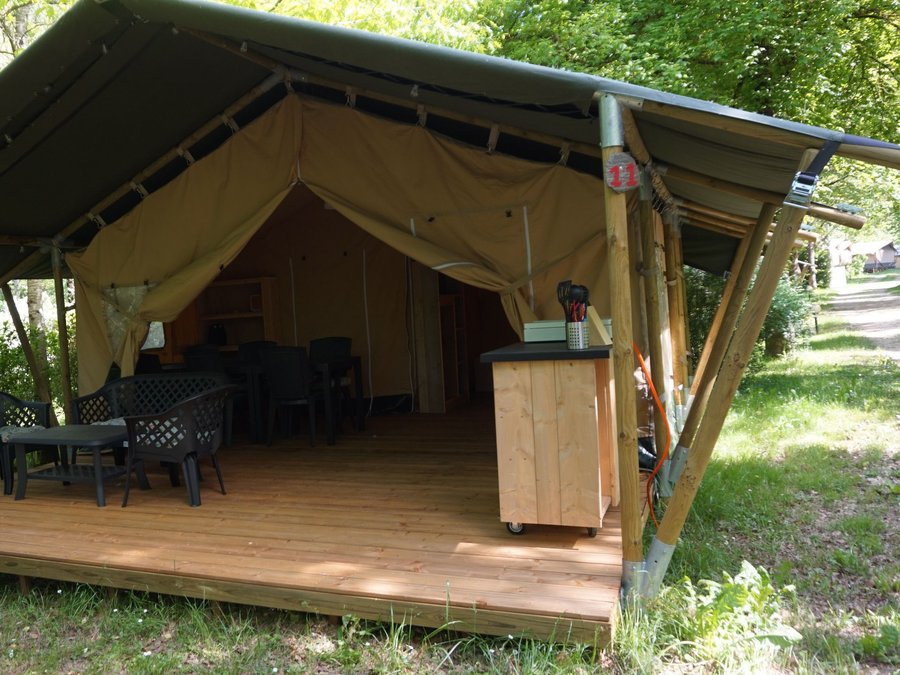Camping Pas Cher vous présente avec son site Officiel campingpascher.fr, le Établissement Vodatent Pittoresque, situé sur la commune de Saint Parthem dans le département Aveyron (Midi-pyrénées) en France. L'établissement Vodatent Pittoresque vous propose un hébergement de type tente toile et bois de 40 m². L'établissement vous propose 11 autres types d'hébergements. Découvrez tous nos séjours à petits prix dans la commune et aux alentours de Saint Parthem du département : Aveyron (Midi-pyrénées).... En savoir plus : cliquez-ICI.