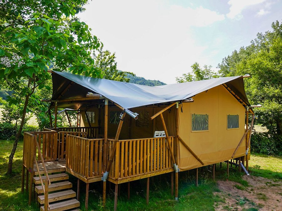 Camping Pas Cher vous présente avec son site Officiel campingpascher.fr, le Établissement Vodatent Pittoresque, situé sur la commune de Saint Parthem dans le département Aveyron (Midi-pyrénées) en France. L'établissement Vodatent Pittoresque vous propose un hébergement de type tente toile et bois de 55 m². L'établissement vous propose 11 autres types d'hébergements. Découvrez tous nos séjours à petits prix dans la commune et aux alentours de Saint Parthem du département : Aveyron (Midi-pyrénées).... En savoir plus : cliquez-ICI.