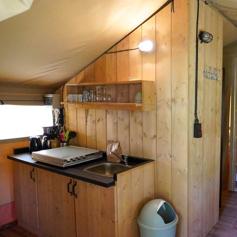 Cliquez pour découvrir toutes les photos de l'HÉBERGEMENT ! tente toile et bois - Vodatent Pittoresque photo 2