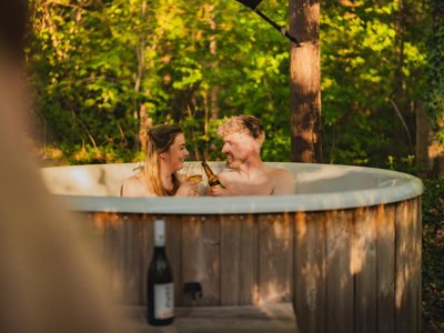 Cliquez pour découvrir toutes les photos de l'HÉBERGEMENT ! hébergement insolite - Vakantiehoeve Si-Es-An photo 2