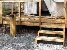 Camping Pas Cher vous présente avec son site Officiel campingpascher.fr, le Camping Wecamp Pinineos classé 4 étoiles, situé sur la commune de Boltana dans le département Huesca (Aragon) en Espagne. Le camping Wecamp Pinineos, vous présente un hébergement de type tente pour 2 personnes. Le camping Wecamp Pinineos vous propose du lundi 06 avril au lundi 13 avril 2026 pour 7 nuits à 515€. Cette location propose 130 dates différentes pour réserver votre séjour. Découvrez également les 2 autres gammes d'hébergements du camping. Piscine extérieure, Animations familiales, Club enfants, Aire de jeux enfants, Court de padel en extérieur, Court de tennis, Bar, Restaurant, Épicerie,... En savoir plus : cliquez-ICI.