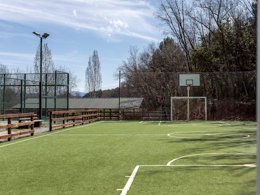 Camping Pas Cher vous présente avec son site Officiel campingpascher.fr, le Camping Wecamp Pinineos classé 4 étoiles, situé sur la commune de Boltana dans le département Huesca (Aragon) en Espagne. Le camping Wecamp Pinineos, vous présente un hébergement de type mobil-home de 21 m². Le camping Wecamp Pinineos vous propose du lundi 06 avril au lundi 13 avril 2026 pour 7 nuits à 650€. Cette location propose 113 dates différentes pour réserver votre séjour. Découvrez également les 2 autres gammes d'hébergements du camping. Piscine extérieure, Animations familiales, Club enfants, Aire de jeux enfants, Court de padel en extérieur, Court de tennis, Bar, Restaurant, Épicerie,... En savoir plus : cliquez-ICI.