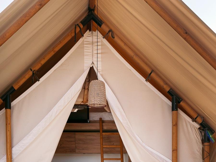 Camping Pas Cher vous présente avec son site Officiel campingpascher.fr, le Camping Wecamp Cabo De Gata classé 3 étoiles, situé sur la commune de Las Negras dans le département Almería (Andalousie) en Espagne. Le camping Wecamp Cabo De Gata, vous présente un hébergement de type tente. Le camping Wecamp Cabo De Gata vous propose du dimanche 29 novembre au dimanche 06 décembre 2026 pour 7 nuits à 739€. Cette location propose 109 dates différentes pour réserver votre séjour. Découvrez également les 9 autres gammes d'hébergements du camping. Piscine extérieure, Animations familiales, Club ados, Club enfants, Aire de jeux enfants, Terrain multisports, Bar, Restaurant, Épicerie,... En savoir plus : cliquez-ICI.