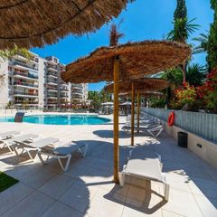 Camping Pas Cher vous présente avec son site Officiel campingpascher.fr, le Établissement Rentalmar Salou Playa, situé sur la commune de Salou dans le département Tarragone (Catalogne) en Espagne. L'établissement Rentalmar Salou Playa vous propose un hébergement de type appartement de 48 m². L'établissement vous propose 2 autres types d'hébergements. Découvrez tous nos séjours à petits prix dans la commune et aux alentours de Salou du département : Tarragone (Catalogne).... En savoir plus : cliquez-ICI.