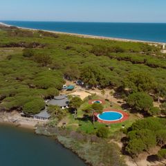 Camping Pas Cher vous présente avec son site Officiel campingpascher.fr, le Établissement Kampaoh Isla Cristina, situé sur la commune de Isla Cristina dans le département Huelva (Andalousie) en Espagne. L'établissement Kampaoh Isla Cristina vous propose un hébergement de type tente toile et bois. L'établissement vous propose 14 autres types d'hébergements. Découvrez tous nos séjours à petits prix dans la commune et aux alentours de Isla Cristina du département : Huelva (Andalousie).... En savoir plus : cliquez-ICI.