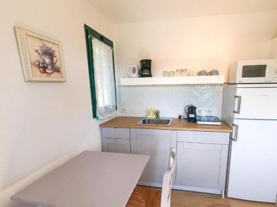 Cliquez pour découvrir toutes les photos de l'HÉBERGEMENT ! studio - Sivinos Boutique photo 2