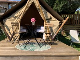 Camping Pas Cher vous présente avec son site Officiel campingpascher.fr, le Camping Sivinos Boutique classé 4 étoiles, situé sur la commune de Manerba Del Garda dans le département Brescia (Lombardie) en Italie. Le camping Sivinos Boutique, vous présente un hébergement de type tente. Le camping Sivinos Boutique vous propose du mercredi 06 mai au mercredi 13 mai 2026 pour 7 nuits à 259€. Cette location propose 200 dates différentes pour réserver votre séjour. Découvrez également les 10 autres gammes d'hébergements du camping. Les Avis clients pour le Camping Sivinos Boutique sont excellents avec une note moyenne de 8 sur 10. Lac, Cyclisme, Paddle, Plongée, Pédalo, Randonnée, Restaurant, Supermarché, Épicerie,... En savoir plus : cliquez-ICI.