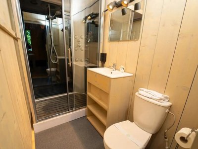 Cliquez pour découvrir toutes les photos de l'HÉBERGEMENT ! tente en toile et bois - Vallicella Glamping Resort photo 6