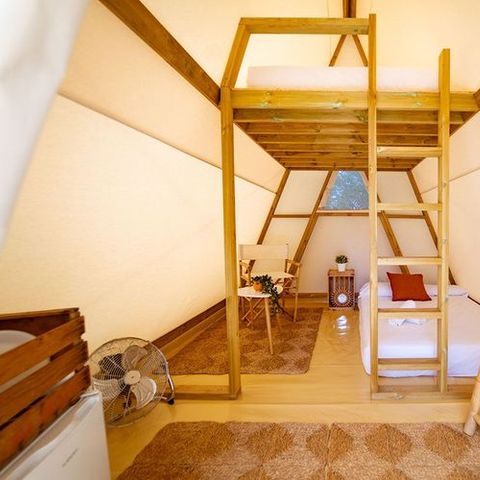 Cliquez pour découvrir toutes les photos de l'HÉBERGEMENT ! tente toile et bois - Kampaoh El Palmar photo 2
