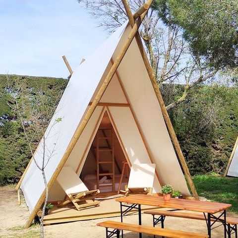 Cliquez pour découvrir toutes les photos de l'HÉBERGEMENT ! tente toile et bois - Kampaoh El Palmar photo 2