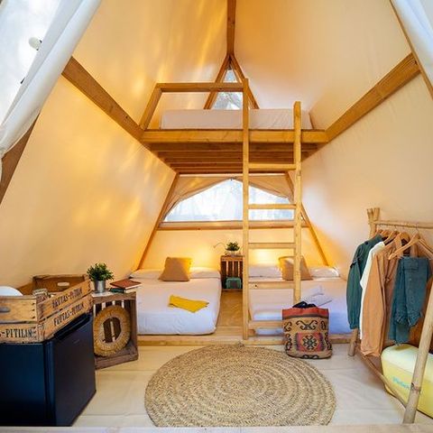 Cliquez pour découvrir toutes les photos de l'HÉBERGEMENT ! tente toile et bois - Kampaoh El Palmar photo 2