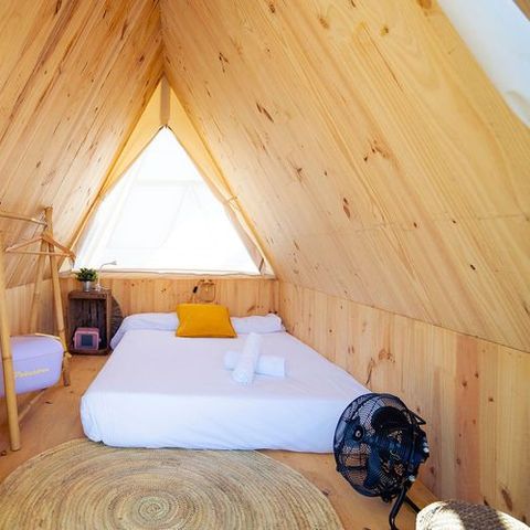 Cliquez pour découvrir toutes les photos de l'HÉBERGEMENT ! tente toile et bois - Kampaoh Tarifa photo 2