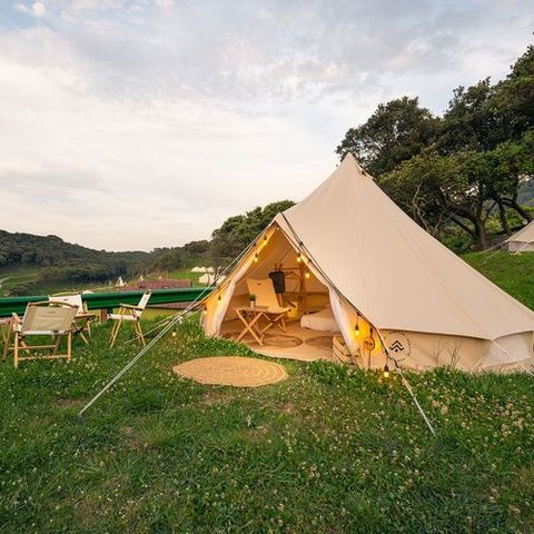 Cliquez pour découvrir toutes les photos de l'HÉBERGEMENT ! tente toile et bois - Kampaoh Las Arenas photo 2