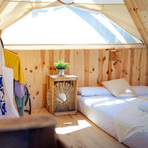 Cliquez pour découvrir toutes les photos de l'HÉBERGEMENT ! tente toile et bois - Kampaoh Las Arenas photo 2