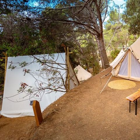 Cliquez pour découvrir toutes les photos de l'HÉBERGEMENT ! tente toile et bois - Kampaoh Tossa De Mar photo 3