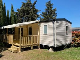 Camping Pas Cher vous présente avec son site Officiel campingpascher.fr, le Camping De L'Arnel classé 2 étoiles, situé sur la commune de Villeneuve Les Maguelonne dans le département Hérault (Languedoc Roussillon) en France. Le camping De L'Arnel, vous présente un hébergement de type mobil-home de 32 m² avec climatisation. Le camping De L'Arnel vous propose du mercredi 01 avril au mercredi 08 avril 2026 pour 7 nuits à 495€. Cette location propose 111 dates différentes pour réserver votre séjour. Découvrez également les 13 autres gammes d'hébergements du camping. Les Avis clients pour le Camping De L'Arnel sont excellents avec une note moyenne de 9 sur 10. MerÉtang, Bassin enfant, Piscine extérieure, Animations familiales, Cyclisme, Pétanque, Salle de jeux vidéo, Trampoline, Boulangerie, Bureau de tabac, Restaurant, Station-service, Supermarché,... En savoir plus : cliquez-ICI.