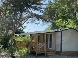 Camping Pas Cher vous présente avec son site Officiel campingpascher.fr, le Camping De L'Arnel classé 2 étoiles, situé sur la commune de Villeneuve Les Maguelonne dans le département Hérault (Languedoc Roussillon) en France. Le camping De L'Arnel, vous présente un hébergement de type mobil-home de 29 m² avec climatisation et télévision. Le camping De L'Arnel vous propose du mercredi 01 avril au mercredi 08 avril 2026 pour 7 nuits à 450€. Cette location propose 122 dates différentes pour réserver votre séjour. Découvrez également les 13 autres gammes d'hébergements du camping. Les Avis clients pour le Camping De L'Arnel sont excellents avec une note moyenne de 9 sur 10. MerÉtang, Bassin enfant, Piscine extérieure, Animations familiales, Cyclisme, Pétanque, Salle de jeux vidéo, Trampoline, Boulangerie, Bureau de tabac, Restaurant, Station-service, Supermarché,... En savoir plus : cliquez-ICI.