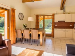 Camping Pas Cher vous présente avec son site Officiel campingpascher.fr, le Camping Village De Montmarsis, situé sur la commune de Gourdon dans le département Lot (Midi Pyrénées) en France. Le camping Village De Montmarsis vous propose un hébergement de type villa pour 1 personne (télévision). L'établissement vous propose 7 autres types d'hébergements. Découvrez tous nos séjours à petits prix dans la commune et aux alentours de Gourdon du département : Lot (Midi Pyrénées). Les Avis clients pour le Camping Village De Montmarsis sont excellents avec une note moyenne de 8 sur 10. Piscine extérieure, Animation enfants, Aire de jeux enfants, Court de tennis, Ping-pong, Pétanque, Salle de jeux vidéo, Terrain de football, Terrain de volley-ball, Trampoline, Dépôt de pain, Plats à emporter, Restaurant, Snack/Bar,... En savoir plus : cliquez-ICI.