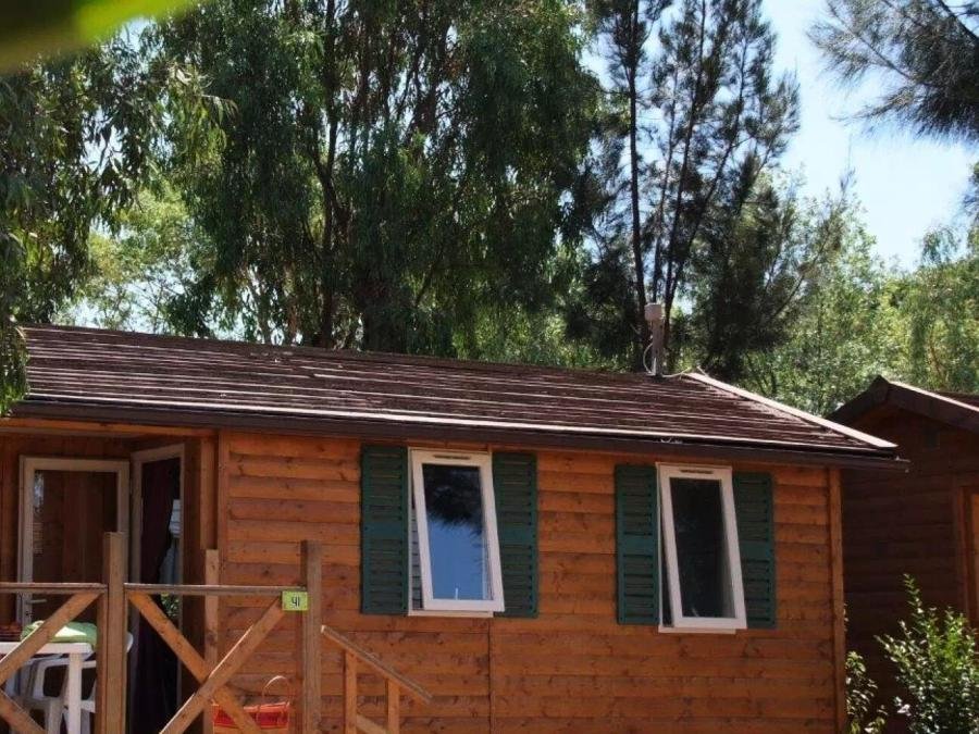 Camping Pas Cher vous présente avec son site Officiel campingpascher.fr, le Camping Tikayan Les Cigales classé 5 étoiles, situé sur la commune de Le Muy dans le département Var (Provence Alpes Côte D'azur) en France. Le camping Tikayan Les Cigales, vous présente un hébergement de type mobil-home de 23 m² pour 4 personnes avec climatisation et télévision. Le camping Tikayan Les Cigales vous proposeun séjour PAS CHER avec une REMISEdu sam. 29 août au sam. 05 septembre 2026, en promotion à -35% pour 7 nuits à 399 € au lieu de 613,85 € soit une Économie de 214,85 €. Cette location propose 19 dates différentes pour réserver votre séjour. Découvrez également les 28 autres gammes d'hébergements du camping. Les Avis clients pour le Camping Tikayan Les Cigales sont de 7 sur 10. Mer, Parc aquatique, Piscine extérieure, Animations familiales, Club ados, Club enfants, Aire de jeux enfants, Canoë-kayak, Court de tennis, Ping-pong, Plongée, Pétanque, Randonnée, Salle de jeux vidéo, Ski nautique, Terrain de volley-ball, Terrain multisports, Voile, Bar, Dépôt de pain, Plats à emporter, Restaurant, Snack/Bar, Supermarché,... En savoir plus : cliquez-ICI.
