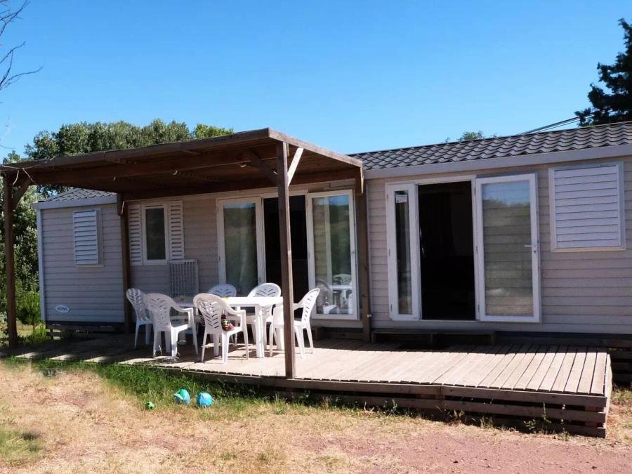 Camping Pas Cher vous présente avec son site Officiel campingpascher.fr, le Camping Tikayan Les Cigales classé 5 étoiles, situé sur la commune de Le Muy dans le département Var (Provence Alpes Côte D'azur) en France. Le camping Tikayan Les Cigales, vous présente un hébergement de type mobil-home de 43 m² pour 8 personnes avec climatisation et télévision. Le camping Tikayan Les Cigales vous proposeun séjour PAS CHER avec une REMISEdu jeudi 04 juin au jeudi 11 juin 2026 avec une PROMO de DERNIÈRE MINUTE, en promotion à -34% pour 7 nuits à 349 € au lieu de 528,79 € soit une Économie de 179,79 €. Cette location propose 12 dates différentes pour réserver votre séjour. Découvrez également les 28 autres gammes d'hébergements du camping. Les Avis clients pour le Camping Tikayan Les Cigales sont de 7 sur 10. Mer, Parc aquatique, Piscine extérieure, Animations familiales, Club ados, Club enfants, Aire de jeux enfants, Canoë-kayak, Court de tennis, Ping-pong, Plongée, Pétanque, Randonnée, Salle de jeux vidéo, Ski nautique, Terrain de volley-ball, Terrain multisports, Voile, Bar, Dépôt de pain, Plats à emporter, Restaurant, Snack/Bar, Supermarché,... En savoir plus : cliquez-ICI.