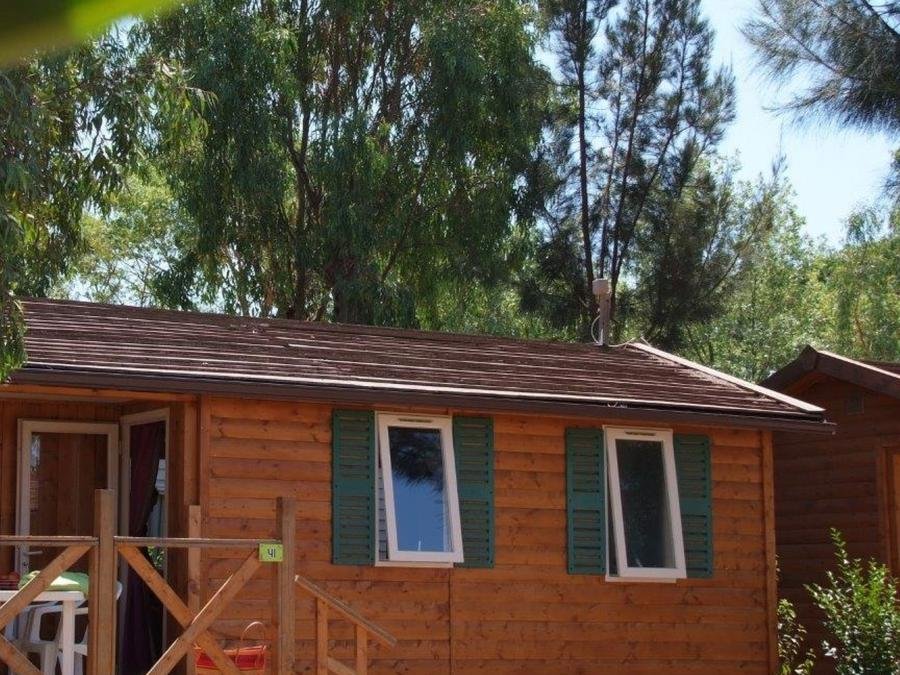 Camping Pas Cher vous présente avec son site Officiel campingpascher.fr, le Camping Tikayan Les Cigales classé 5 étoiles, situé sur la commune de Le Muy dans le département Var (Provence Alpes Côte D'azur) en France. Le camping Tikayan Les Cigales, vous présente un hébergement de type mobil-home de 23 m² pour 3 personnes avec climatisation et télévision. Le camping Tikayan Les Cigales vous proposeun séjour PAS CHER avec une REMISEdu dimanche 07 juin au dimanche 14 juin 2026, en promotion à -60% pour 7 nuits à 442,40 € au lieu de 1106,0 € soit une Économie de 663,60 €. Cette location propose 29 dates différentes pour réserver votre séjour. Découvrez également les 28 autres gammes d'hébergements du camping. Les Avis clients pour le Camping Tikayan Les Cigales sont de 7 sur 10. Mer, Parc aquatique, Piscine extérieure, Animations familiales, Club ados, Club enfants, Aire de jeux enfants, Canoë-kayak, Court de tennis, Ping-pong, Plongée, Pétanque, Randonnée, Salle de jeux vidéo, Ski nautique, Terrain de volley-ball, Terrain multisports, Voile, Bar, Dépôt de pain, Plats à emporter, Restaurant, Snack/Bar, Supermarché,... En savoir plus : cliquez-ICI.