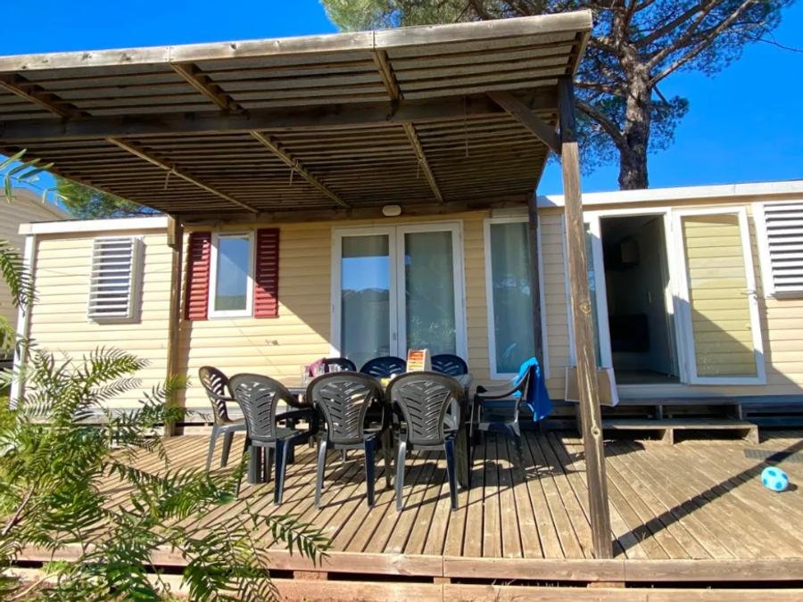 Camping Pas Cher vous présente avec son site Officiel campingpascher.fr, le Camping Tikayan Les Cigales classé 5 étoiles, situé sur la commune de Le Muy dans le département Var (Provence Alpes Côte D'azur) en France. Le camping Tikayan Les Cigales, vous présente un hébergement de type mobil-home de 43 m² pour 6 personnes avec climatisation et télévision. Le camping Tikayan Les Cigales vous proposeun séjour PAS CHER avec une REMISEdu dimanche 07 juin au dimanche 14 juin 2026, en promotion à -60% pour 7 nuits à 560 € au lieu de 1400,0 € soit une Économie de 840 €. Cette location propose 13 dates différentes pour réserver votre séjour. Découvrez également les 28 autres gammes d'hébergements du camping. Les Avis clients pour le Camping Tikayan Les Cigales sont de 7 sur 10. Mer, Parc aquatique, Piscine extérieure, Animations familiales, Club ados, Club enfants, Aire de jeux enfants, Canoë-kayak, Court de tennis, Ping-pong, Plongée, Pétanque, Randonnée, Salle de jeux vidéo, Ski nautique, Terrain de volley-ball, Terrain multisports, Voile, Bar, Dépôt de pain, Plats à emporter, Restaurant, Snack/Bar, Supermarché,... En savoir plus : cliquez-ICI.