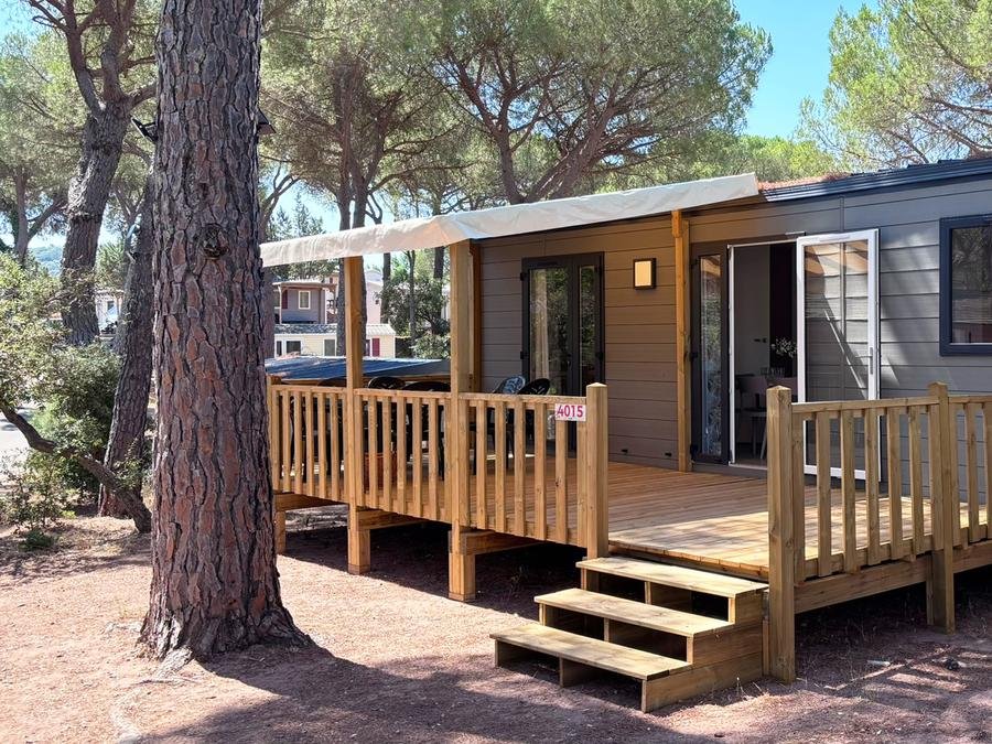 Camping Pas Cher vous présente avec son site Officiel campingpascher.fr, le Camping Tikayan Les Cigales classé 5 étoiles, situé sur la commune de Le Muy dans le département Var (Provence Alpes Côte D'azur) en France. Le camping Tikayan Les Cigales, vous présente un hébergement de type mobil-home de 34 m² pour 6 personnes avec climatisation et télévision. Le camping Tikayan Les Cigales vous proposeun séjour PAS CHER avec une REMISEdu dimanche 07 juin au dimanche 14 juin 2026, en promotion à -60% pour 7 nuits à 546 € au lieu de 1365,0 € soit une Économie de 819 €. Cette location propose 17 dates différentes pour réserver votre séjour. Découvrez également les 28 autres gammes d'hébergements du camping. Les Avis clients pour le Camping Tikayan Les Cigales sont de 7 sur 10. Mer, Parc aquatique, Piscine extérieure, Animations familiales, Club ados, Club enfants, Aire de jeux enfants, Canoë-kayak, Court de tennis, Ping-pong, Plongée, Pétanque, Randonnée, Salle de jeux vidéo, Ski nautique, Terrain de volley-ball, Terrain multisports, Voile, Bar, Dépôt de pain, Plats à emporter, Restaurant, Snack/Bar, Supermarché,... En savoir plus : cliquez-ICI.