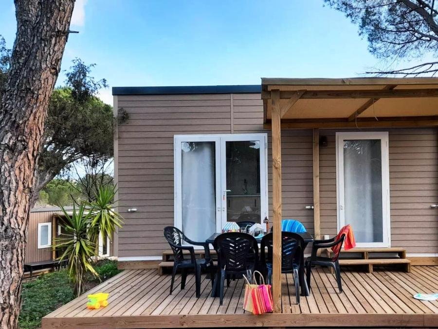 Camping Pas Cher vous présente avec son site Officiel campingpascher.fr, le Camping Tikayan Les Cigales classé 5 étoiles, situé sur la commune de Le Muy dans le département Var (Provence Alpes Côte D'azur) en France. Le camping Tikayan Les Cigales, vous présente un hébergement de type mobil-home de 28 m² avec climatisation et télévision. Le camping Tikayan Les Cigales vous proposeun séjour PAS CHER avec une REMISEdu sam. 29 août au sam. 05 septembre 2026, en promotion à -35% pour 7 nuits à 419 € au lieu de 644,62 € soit une Économie de 225,62 €. Cette location propose 17 dates différentes pour réserver votre séjour. Découvrez également les 28 autres gammes d'hébergements du camping. Les Avis clients pour le Camping Tikayan Les Cigales sont de 7 sur 10. Mer, Parc aquatique, Piscine extérieure, Animations familiales, Club ados, Club enfants, Aire de jeux enfants, Canoë-kayak, Court de tennis, Ping-pong, Plongée, Pétanque, Randonnée, Salle de jeux vidéo, Ski nautique, Terrain de volley-ball, Terrain multisports, Voile, Bar, Dépôt de pain, Plats à emporter, Restaurant, Snack/Bar, Supermarché,... En savoir plus : cliquez-ICI.
