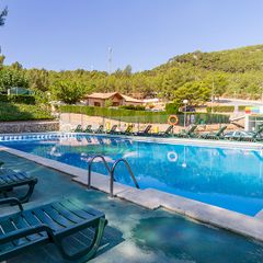 Camping Pas Cher vous présente avec son site Officiel campingpascher.fr, le Établissement Kampaoh Navajas, situé sur la commune de Navajas dans le département Castellón (Région De Valence) en Espagne. L'établissement Kampaoh Navajas vous propose un hébergement de type tente toile et bois. L'établissement vous propose 4 autres types d'hébergements. Découvrez tous nos séjours à petits prix dans la commune et aux alentours de Navajas du département : Castellón (Région De Valence).... En savoir plus : cliquez-ICI.