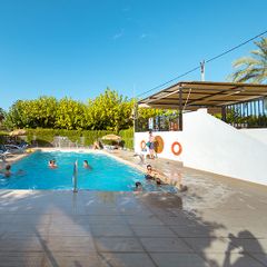 Camping Pas Cher vous présente avec son site Officiel campingpascher.fr, le Établissement Kampaoh Playa De Levante, situé sur la commune de Benidorm dans le département Alicante (Région De Valence) en Espagne. L'établissement Kampaoh Playa De Levante vous propose un hébergement de type tente toile et bois. L'établissement vous propose 6 autres types d'hébergements. Découvrez tous nos séjours à petits prix dans la commune et aux alentours de Benidorm du département : Alicante (Région De Valence).... En savoir plus : cliquez-ICI.