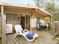 Cliquez pour découvrir toutes les photos de l'HÉBERGEMENT ! tente toile et bois - établissement Sandaya Parc La Clusure photo 2