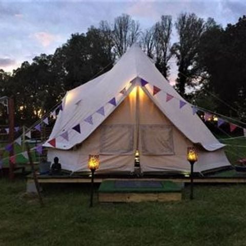 Cliquez pour découvrir toutes les photos de l'ÉTABLISSEMENT ! établissement French Fields Glamping photo 2