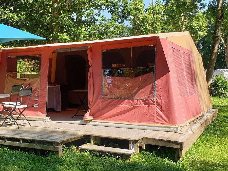 Camping Pas Cher vous présente avec son site Officiel campingpascher.fr, le Camping Flower Des Vallées classé 3 étoiles, situé sur la commune de Saint Brieuc dans le département Côtes-d'armor (Bretagne) en France. Le camping Flower Des Vallées, vous présente un hébergement de type bungalow de 16 m². Le camping Flower Des Vallées vous propose du vendredi 05 juin au vendredi 12 juin 2026 avec un DÉPART DEMAIN pour 7 nuits à 294€. Cette location propose 28 dates différentes pour réserver votre séjour. Découvrez également les 16 autres gammes d'hébergements du camping. Les Avis clients pour le Camping Flower Des Vallées sont excellents avec une note moyenne de 10 sur 10. Piscine chauffée, Piscine couverte, Animations familiales, Club enfants, Aire de jeux enfants, Baby-foot, Ping-pong, Terrain multisports, Bar, Dépôt de pain, Plats à emporter, Épicerie,... En savoir plus : cliquez-ICI.